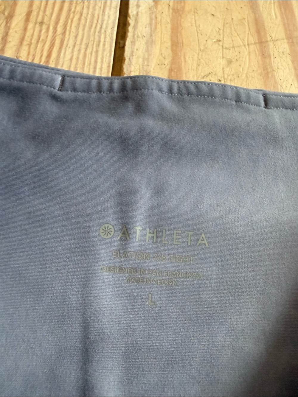 Athleta Elation 7/8 Tight leggings in a size Large - Picture 2 of 2